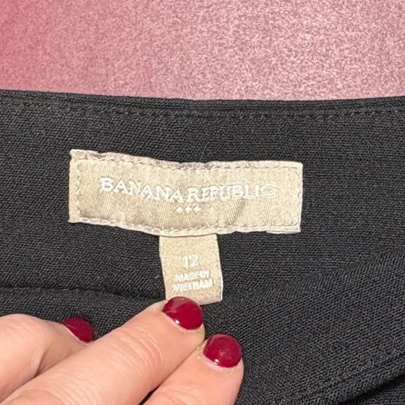 Banana Republic Women's Black High Waist Shorts - Picture 4 of 4